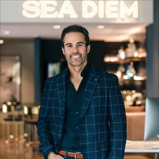 Jon Marble, Agent in  - Compass