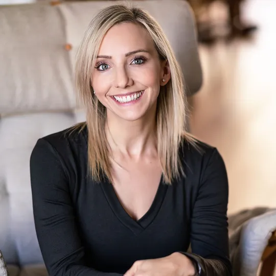 Vanessa Hatvany Kitchen, Agent in  - Compass