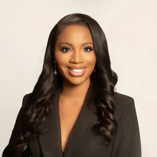 Kirsten Grimes, Agent in  - Compass