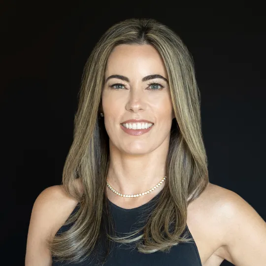 Julia Fortin, Agent in  - Compass