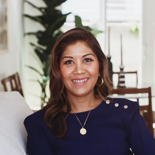 Shakira del Fresno, Agent in  - Compass