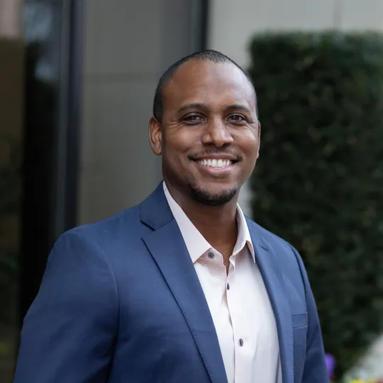 Julian Flunder, Agent in  - Compass