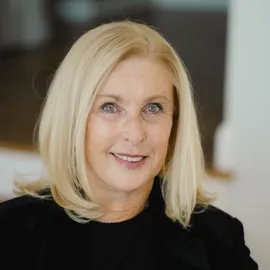 Donna Conroy, Agent in  - Compass