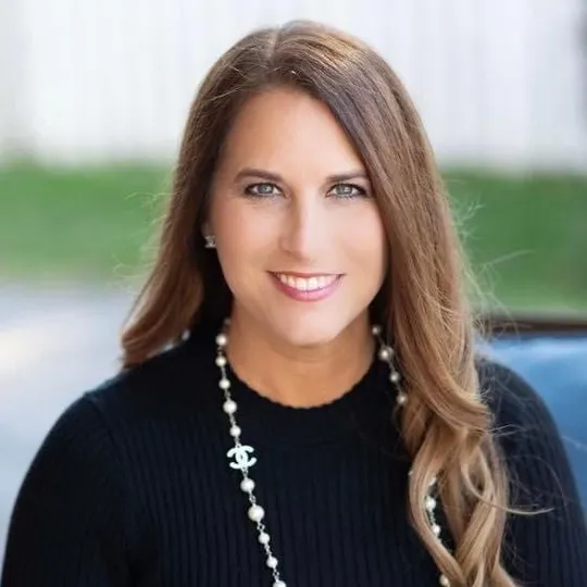 Stephanie Warner, Agent in  - Compass