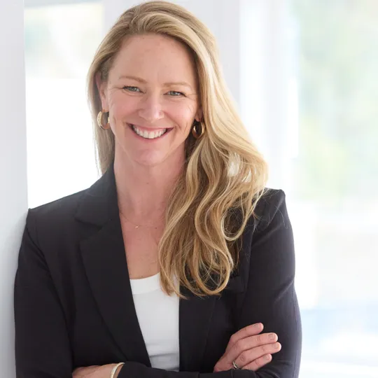 Meg Schwanhausser, Agent in  - Compass