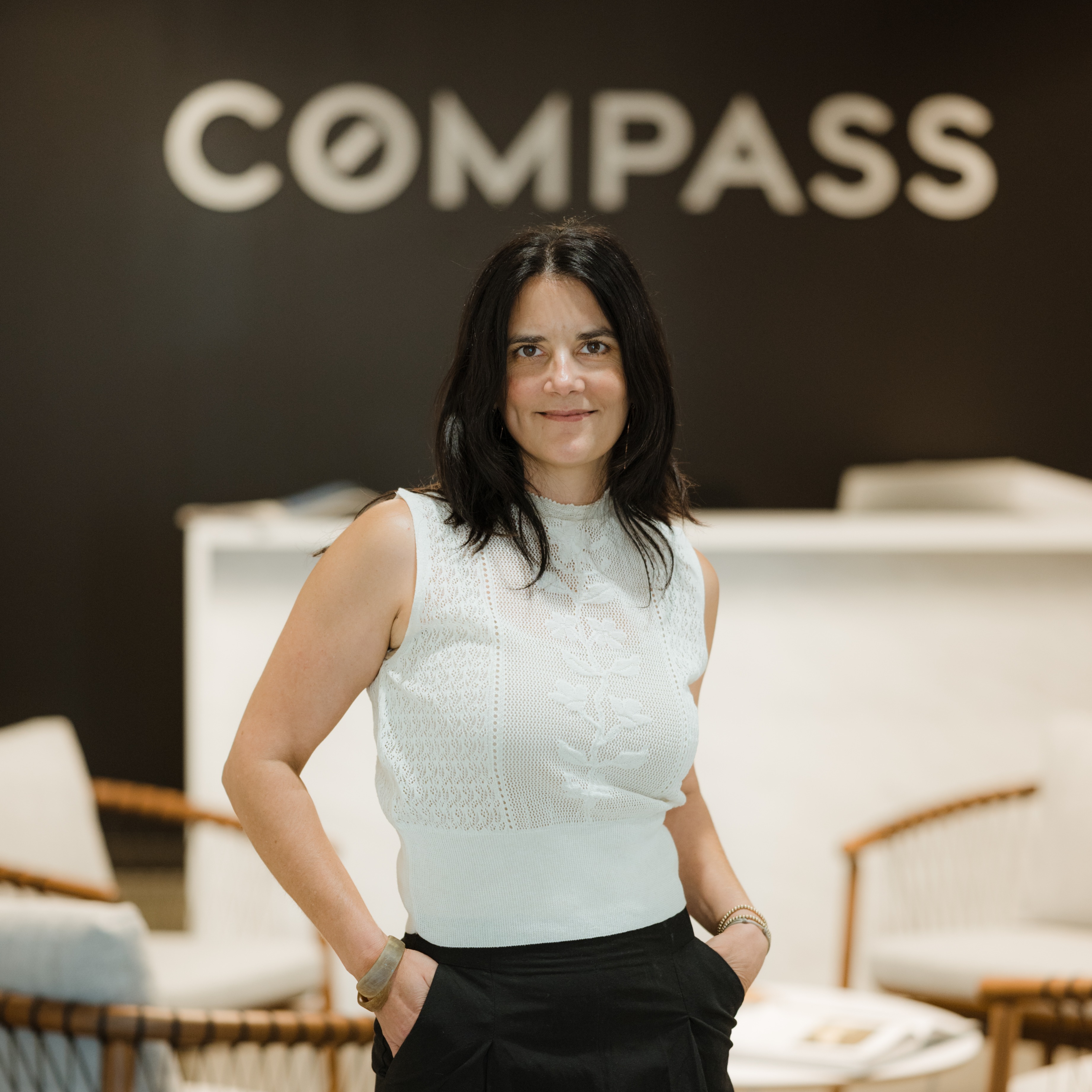 Mariana Castro, Agent in  - Compass