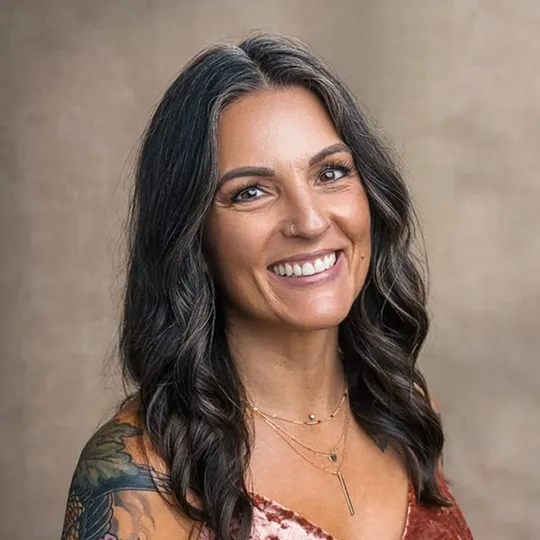 Suzan Williams, Agent in  - Compass