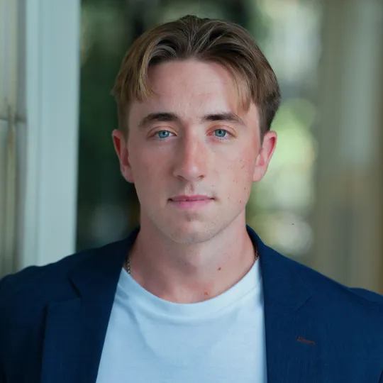 Leo Taylor, Agent in  - Compass