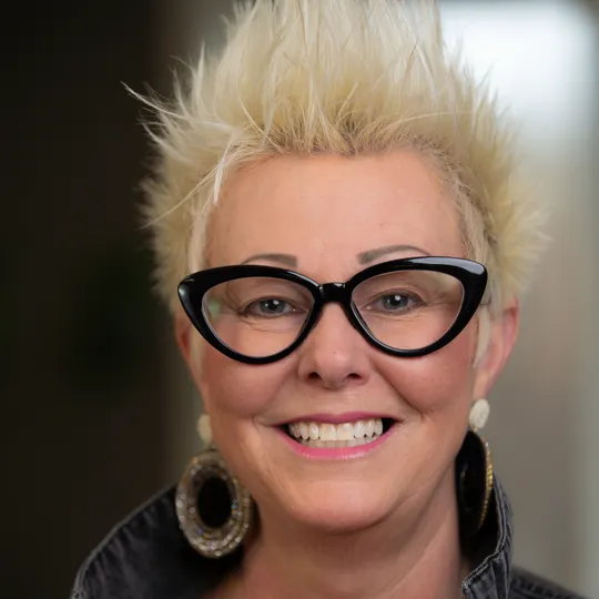 Cindy Sample, Agent in  - Compass