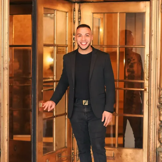 Dakota Scotto, Agent in  - Compass