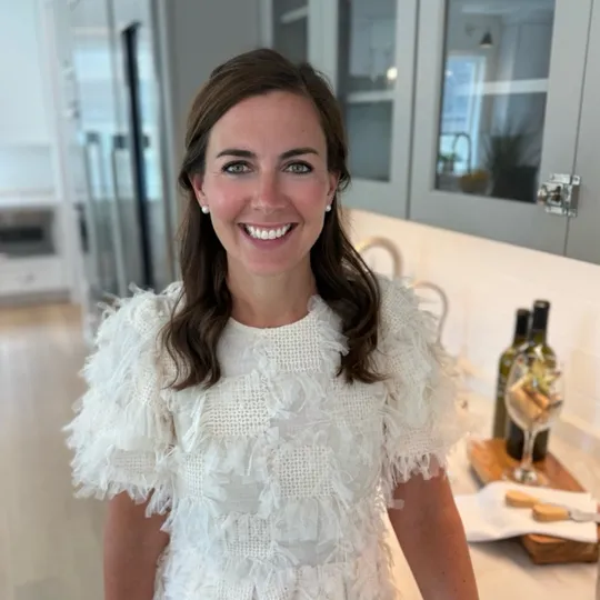 Sarah Bonk, Agent in  - Compass