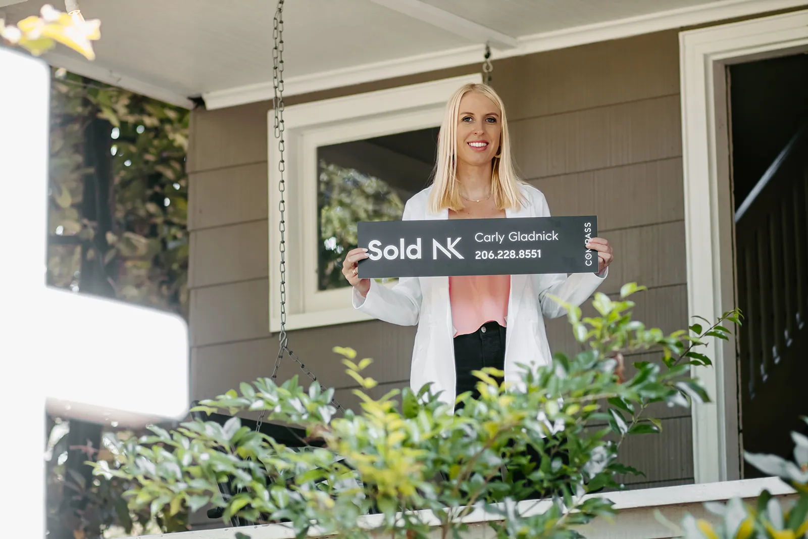 Custom agent bio image from agent Carly Guimaraes.