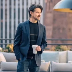 John Carhart, Agent in  - Compass