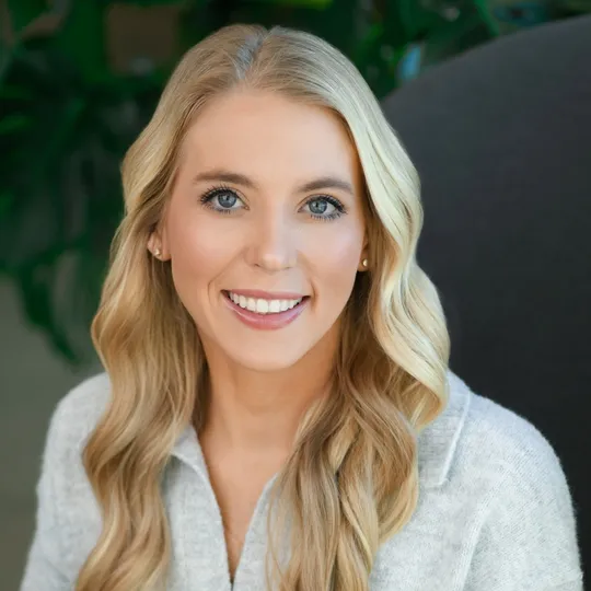 Laura Parman, Agent in  - Compass