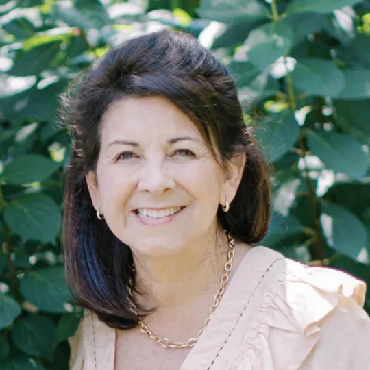 Vivian Munson, Agent in  - Compass