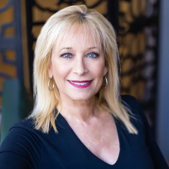 Marcie Soderquist, Agent in  - Compass