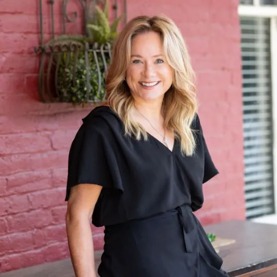 Ruth Picha, Agent in  - Compass