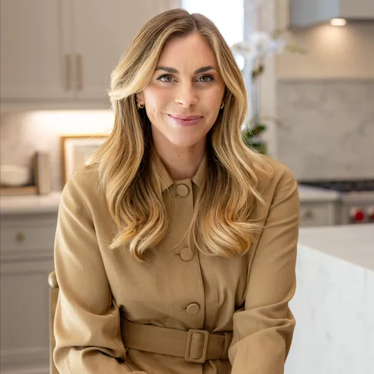 Claire Guentz, Agent in  - Compass