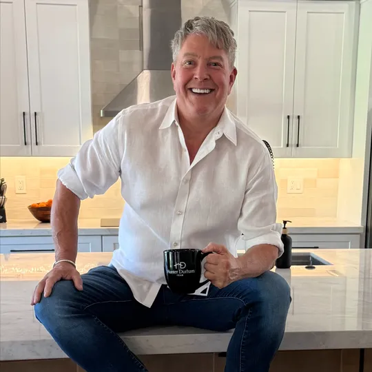 Eric Hunter, Agent in  - Compass