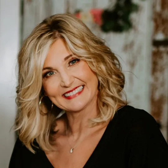 Joyce Hannie, Agent in  - Compass