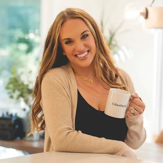 Sara Peterson, Agent in  - Compass