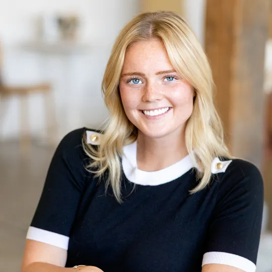 Chloe Harvey, Agent in  - Compass