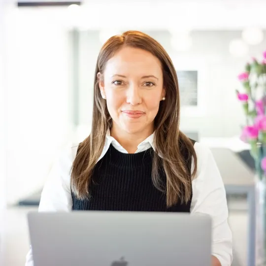 Stephanie Badavas, Agent in  - Compass