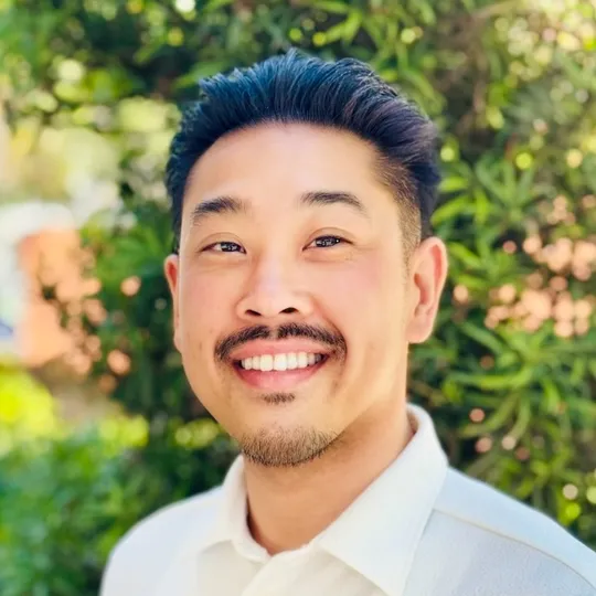 Steven Vuong, Agent in  - Compass