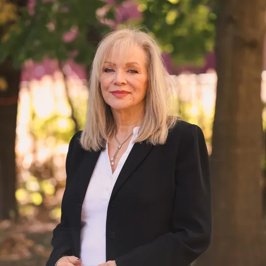 Sandra Bolcar, Agent in  - Compass