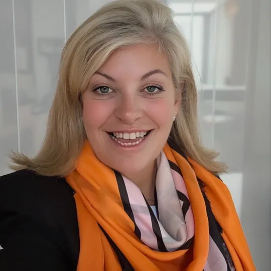 Beth Delano, Agent in  - Compass