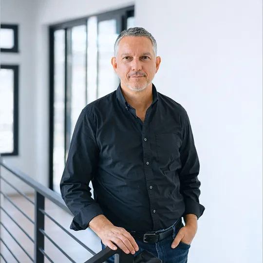 Philip Oggero, Agent in  - Compass