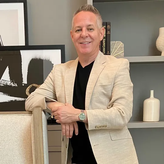 Joe Cummings, Agent in  - Compass