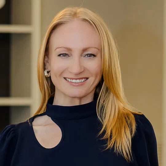 Christina Serafino, Agent in  - Compass