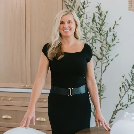 Ronda Shively, Agent in  - Compass