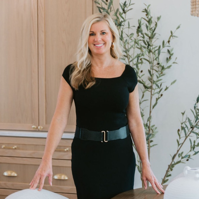 Headshot of Ronda Shively