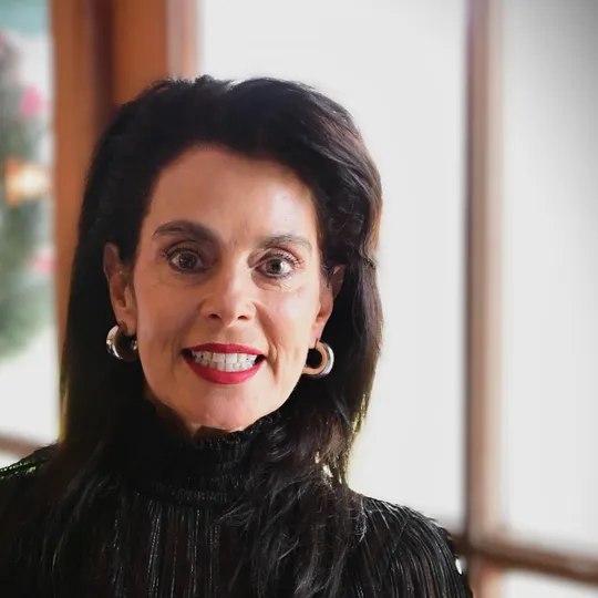 Leslie Cambre, Agent in  - Compass