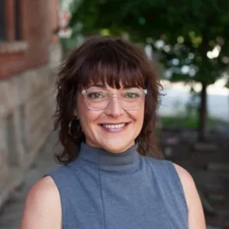 Rachel Larson, Agent in  - Compass