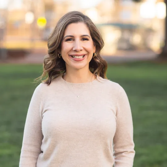 Liza Carneghi, Agent in  - Compass