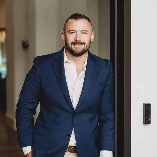 Dillon Wynn, Agent in  - Compass