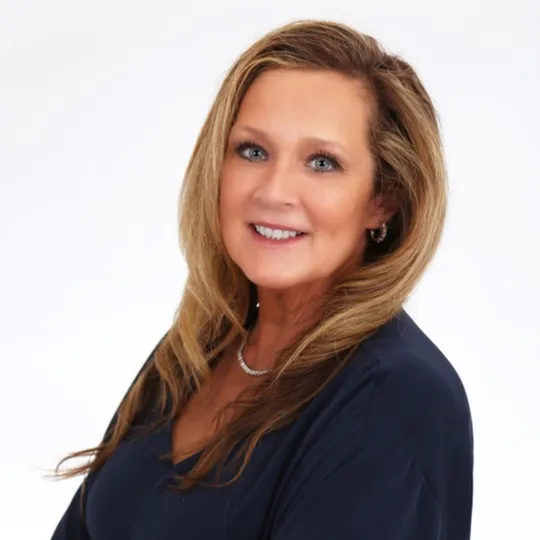 Donna Barone, Agent in  - Compass
