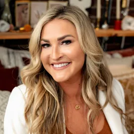 Lindsay Sears, Agent in  - Compass