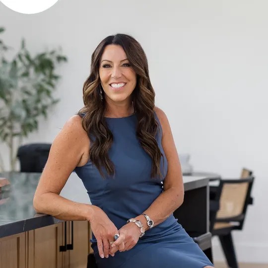 Nicki Banucci, Agent in  - Compass