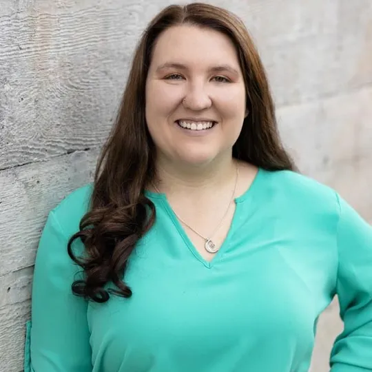 April Bachman, Agent in  - Compass