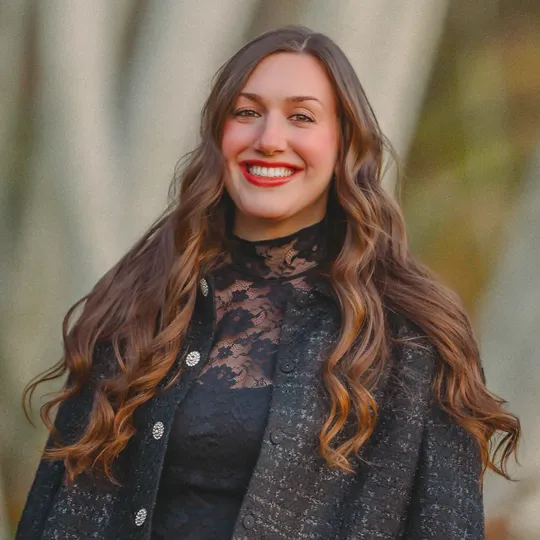 Marianna Geiger, Agent in  - Compass