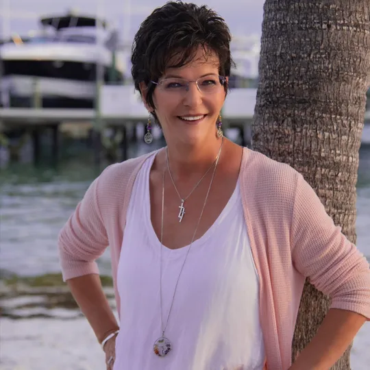 Cindy Schuster, Agent in  - Compass