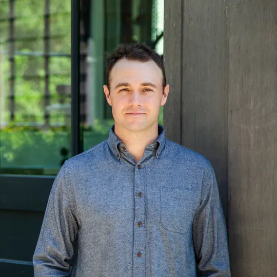 Zach Grossman, Agent in  - Compass