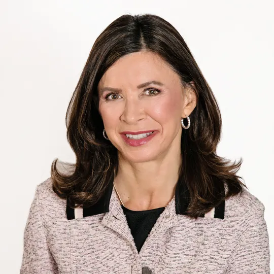 Claire Hagman, Agent in  - Compass