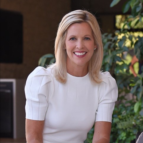 Headshot of Maura Tierney