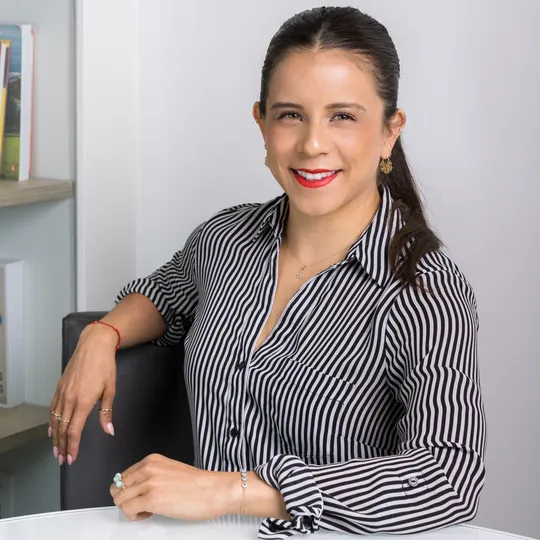 Raquel Casian, Agent in  - Compass