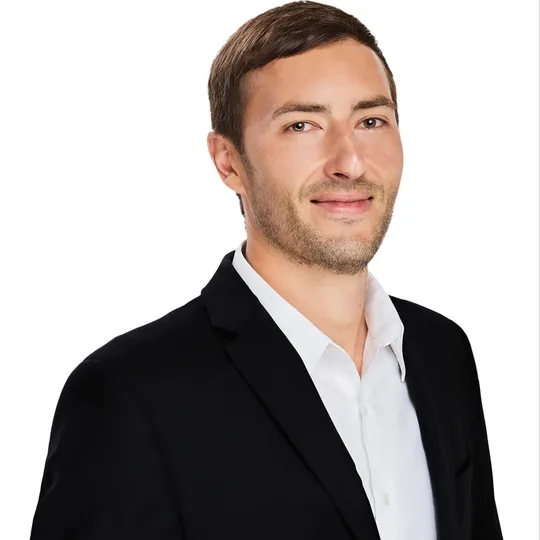 Joe Schleis, Agent in  - Compass